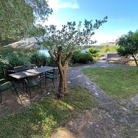 In Mit Whirlpool Und Garten * Banjole
